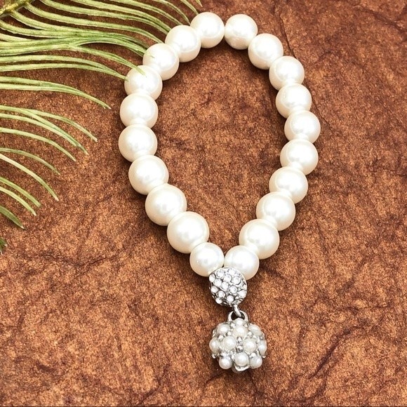 🍀 Simple Pearl Bead Stretch Bracelet - Picture 1 of 2
